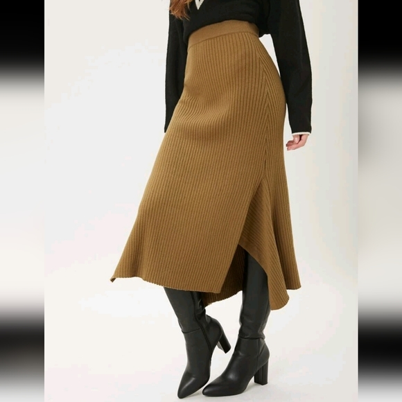 Wool-blend Asymmetrical knit skirt - Picture 8 of 9